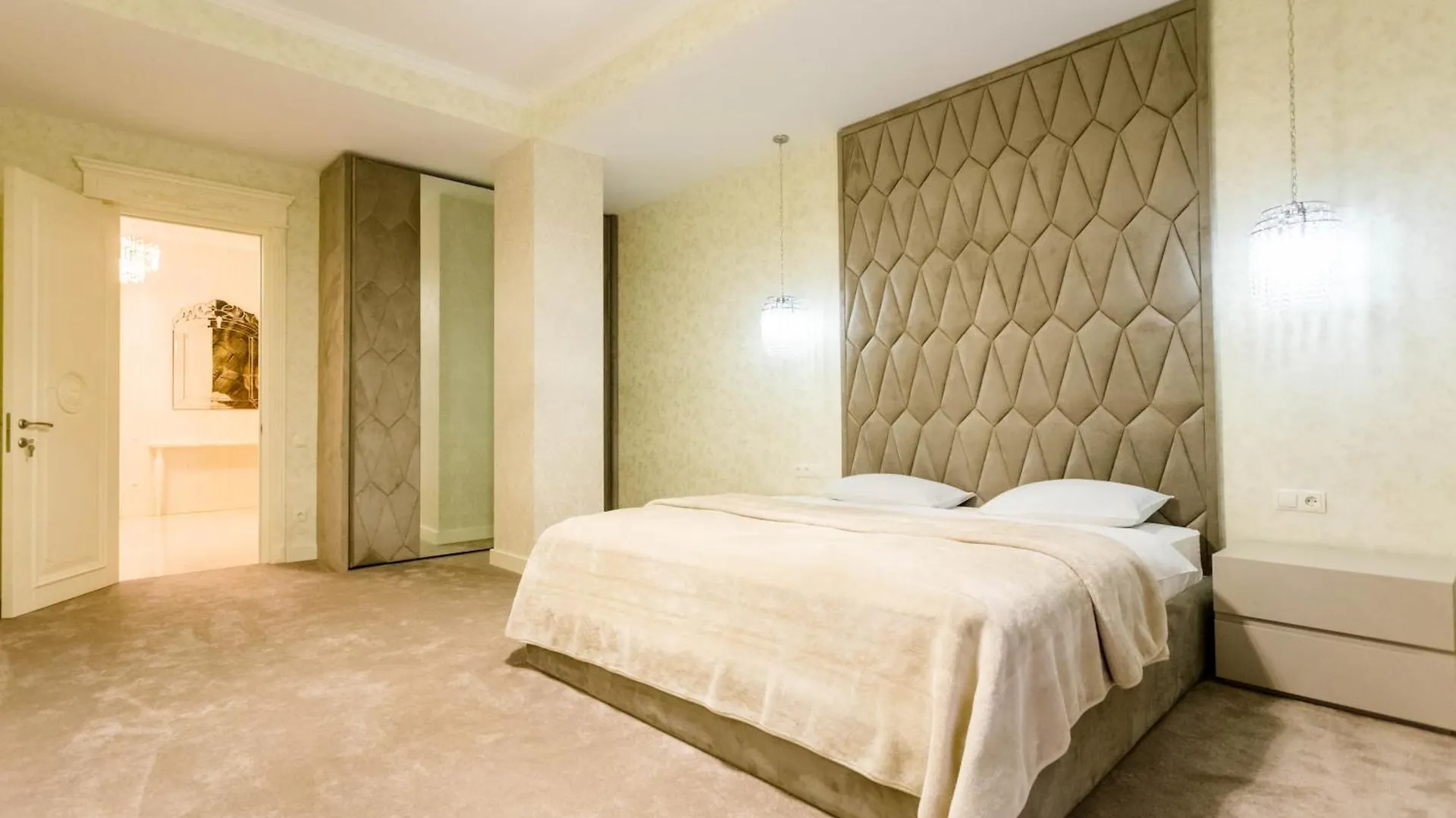 Luxury Apartment For Families Or Group Of Visitors In City Center I Tbilisi 0*,  Georgia