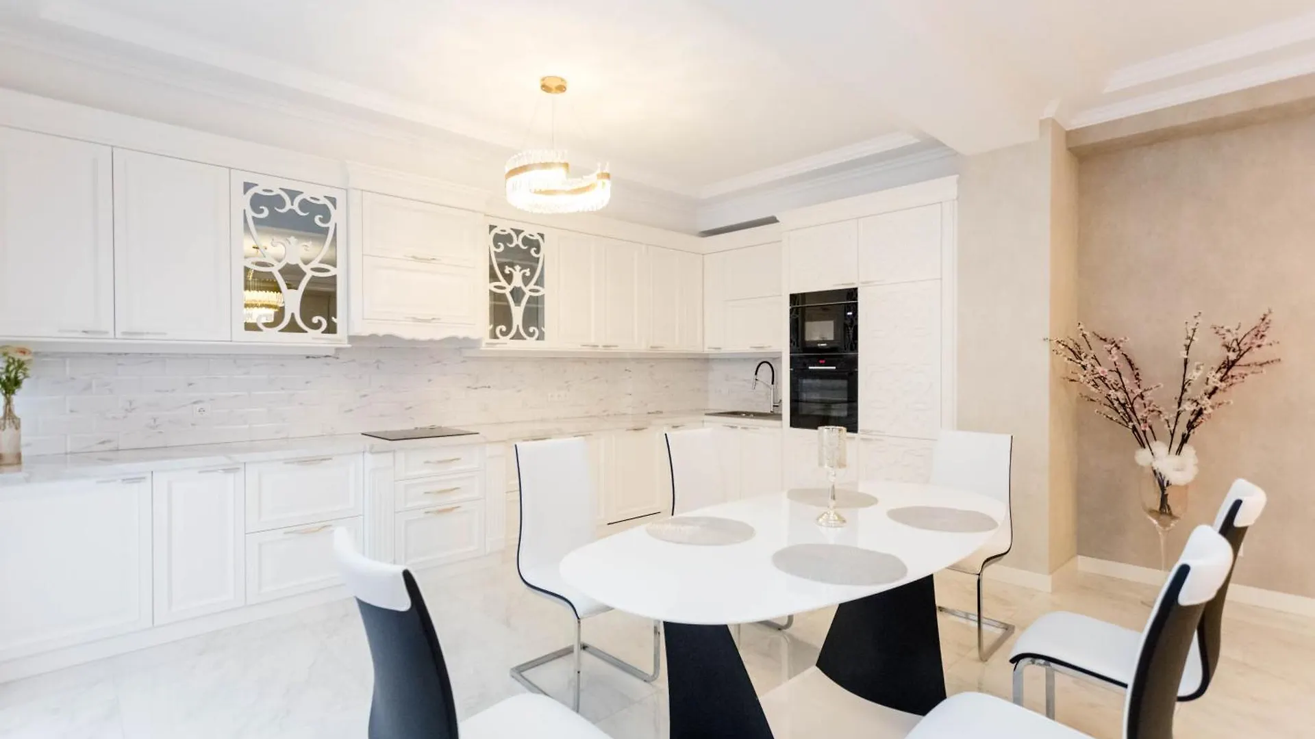 Luxury Apartment For Families Or Group Of Visitors In City Center I Tbilisi 0*,
