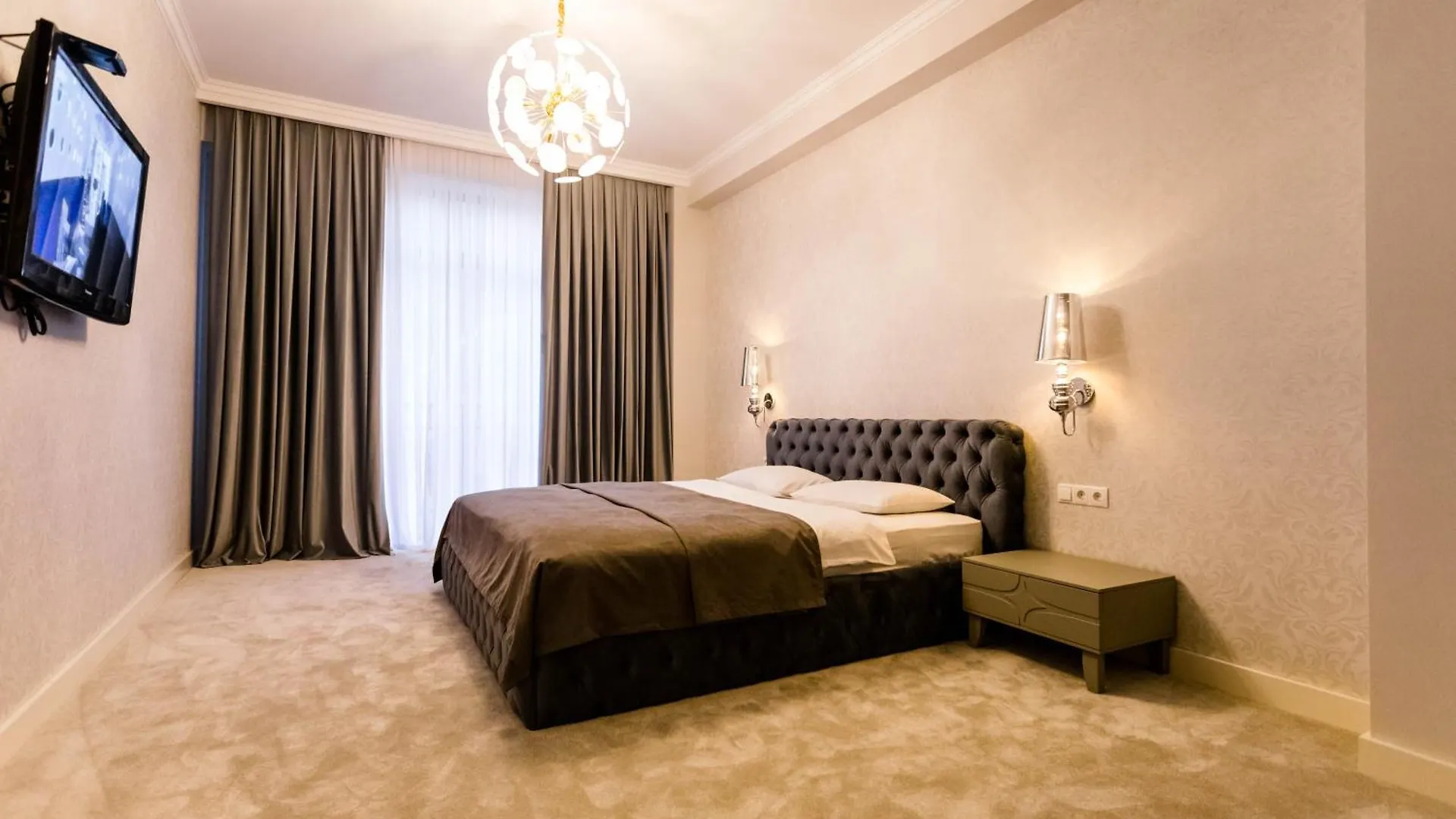 Luxury Apartment For Families Or Group Of Visitors In City Center I Tbilisi 0*,